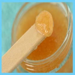 sugar face scrub to exfoliate skin