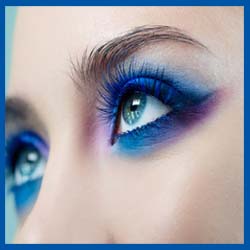 bright-mascara-trend